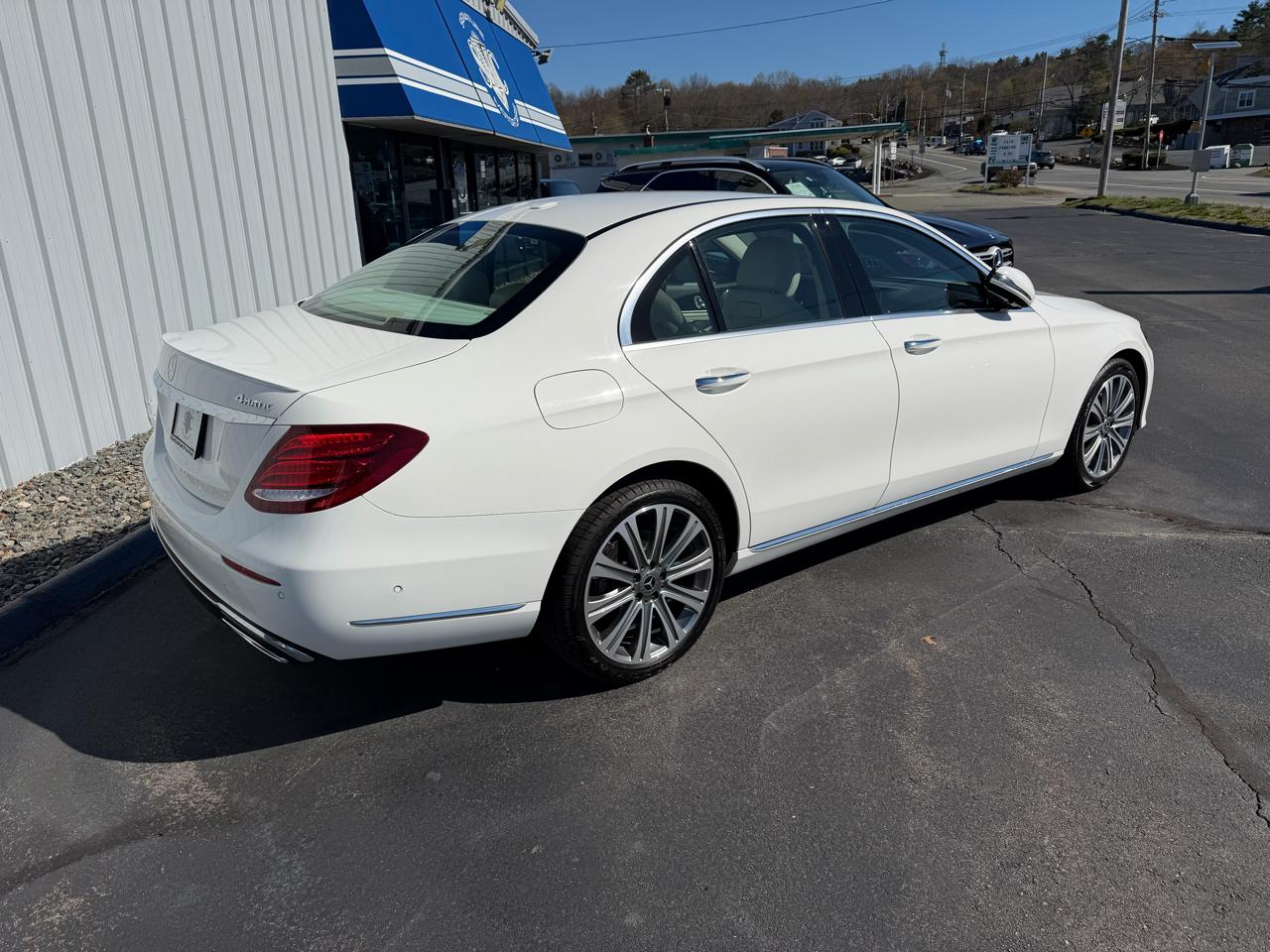 Mercedes-Benz E-Class E300 Luxury 4MATIC Sedan 2019