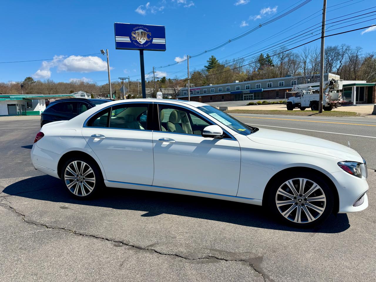 Mercedes-Benz E-Class E300 Luxury 4MATIC Sedan 2019
