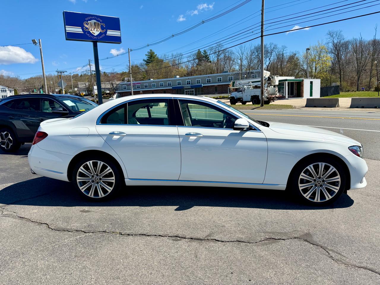 Mercedes-Benz E-Class E300 Luxury 4MATIC Sedan 2019