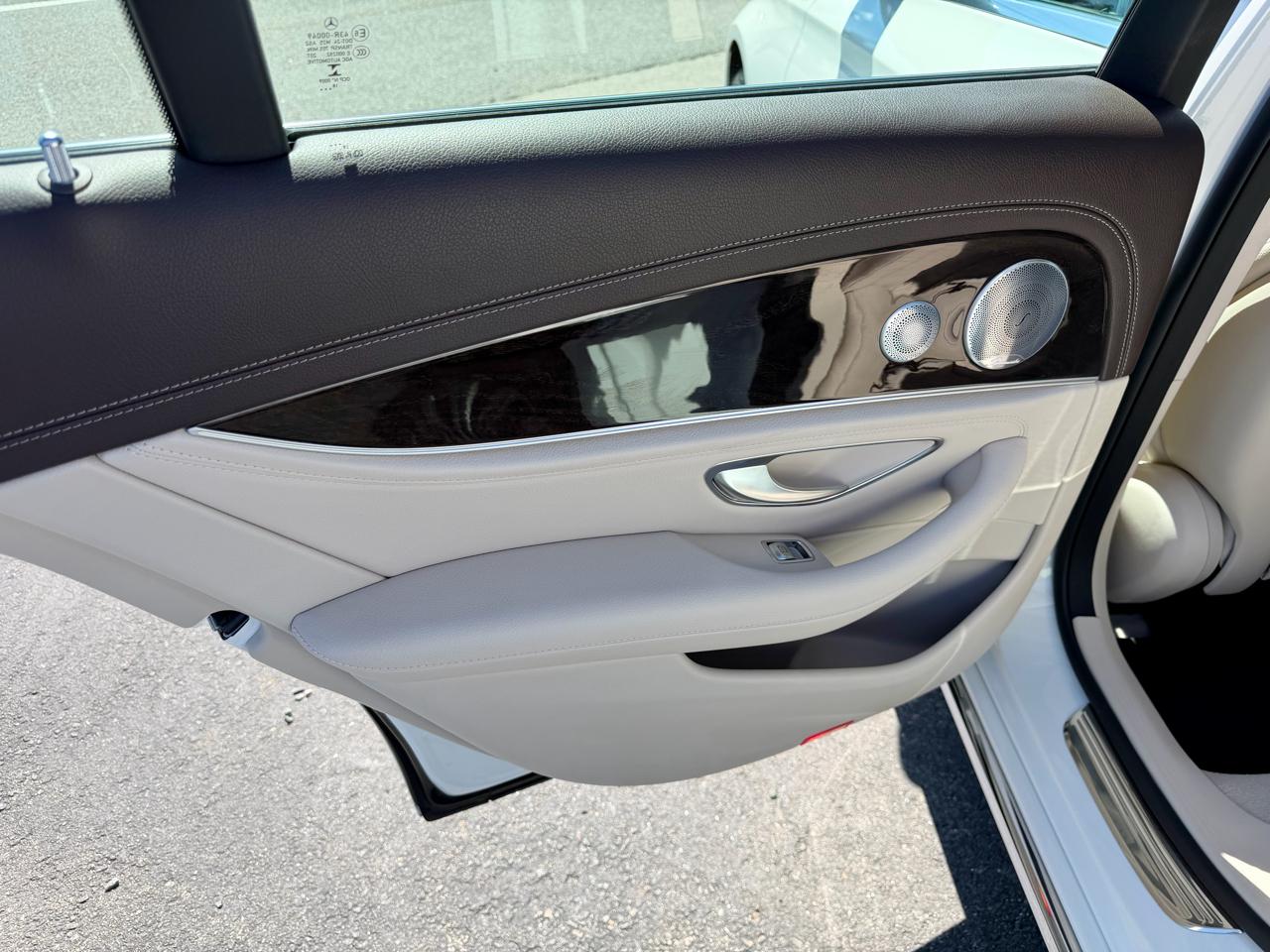 Mercedes-Benz E-Class E300 Luxury 4MATIC Sedan 2019