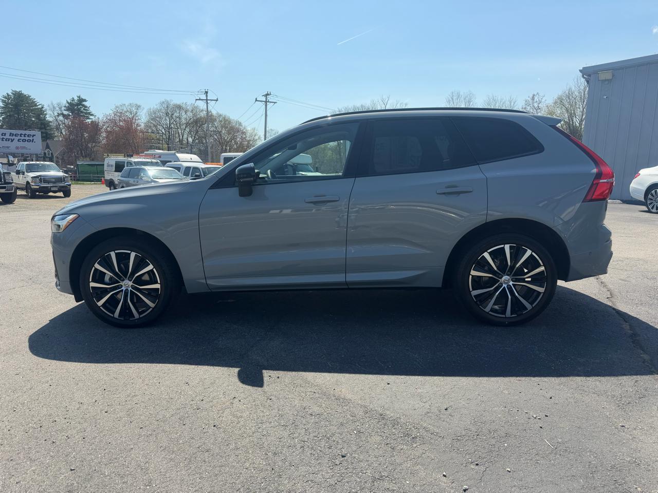 Volvo XC60 B5 Plus Dark AWD 2025