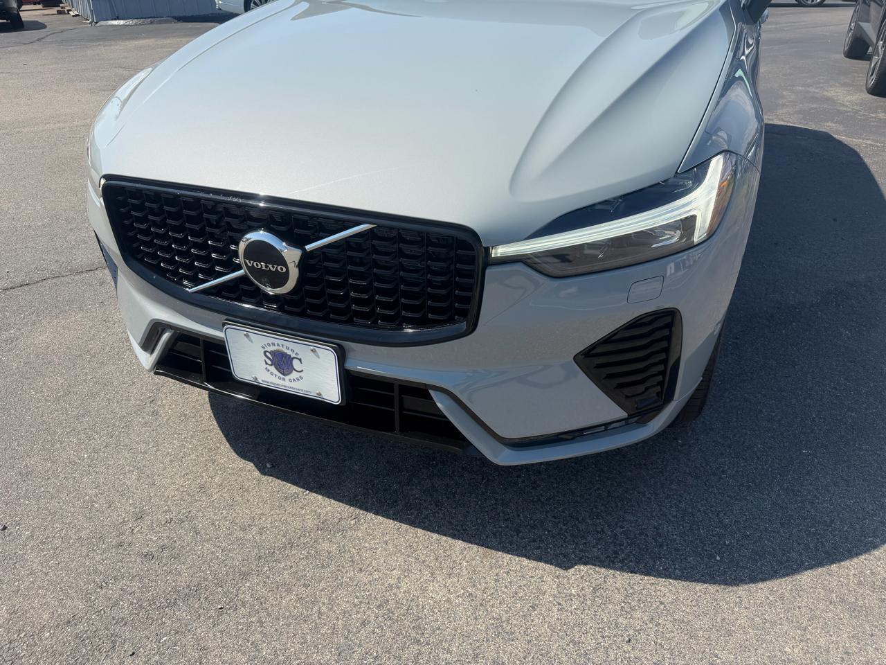 Volvo XC60 B5 Plus Dark AWD 2025