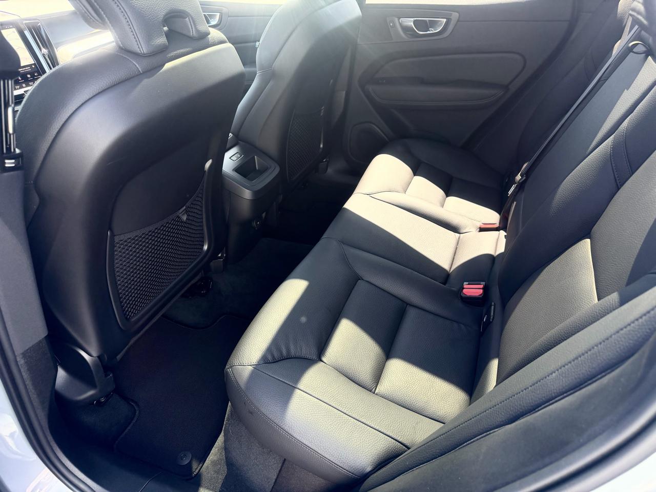 Volvo XC60 B5 Plus Dark AWD 2025