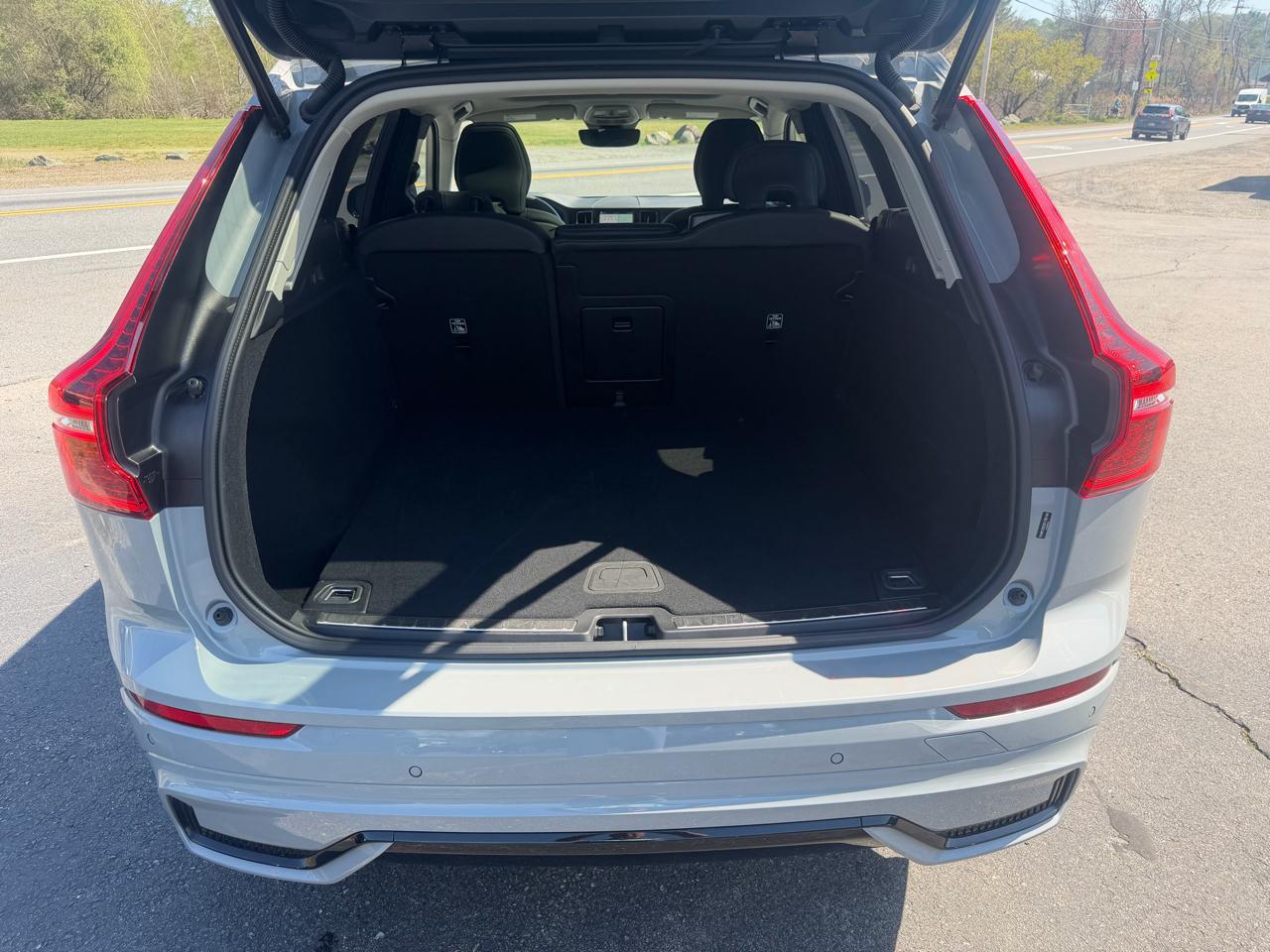 Volvo XC60 B5 Plus Dark AWD 2025
