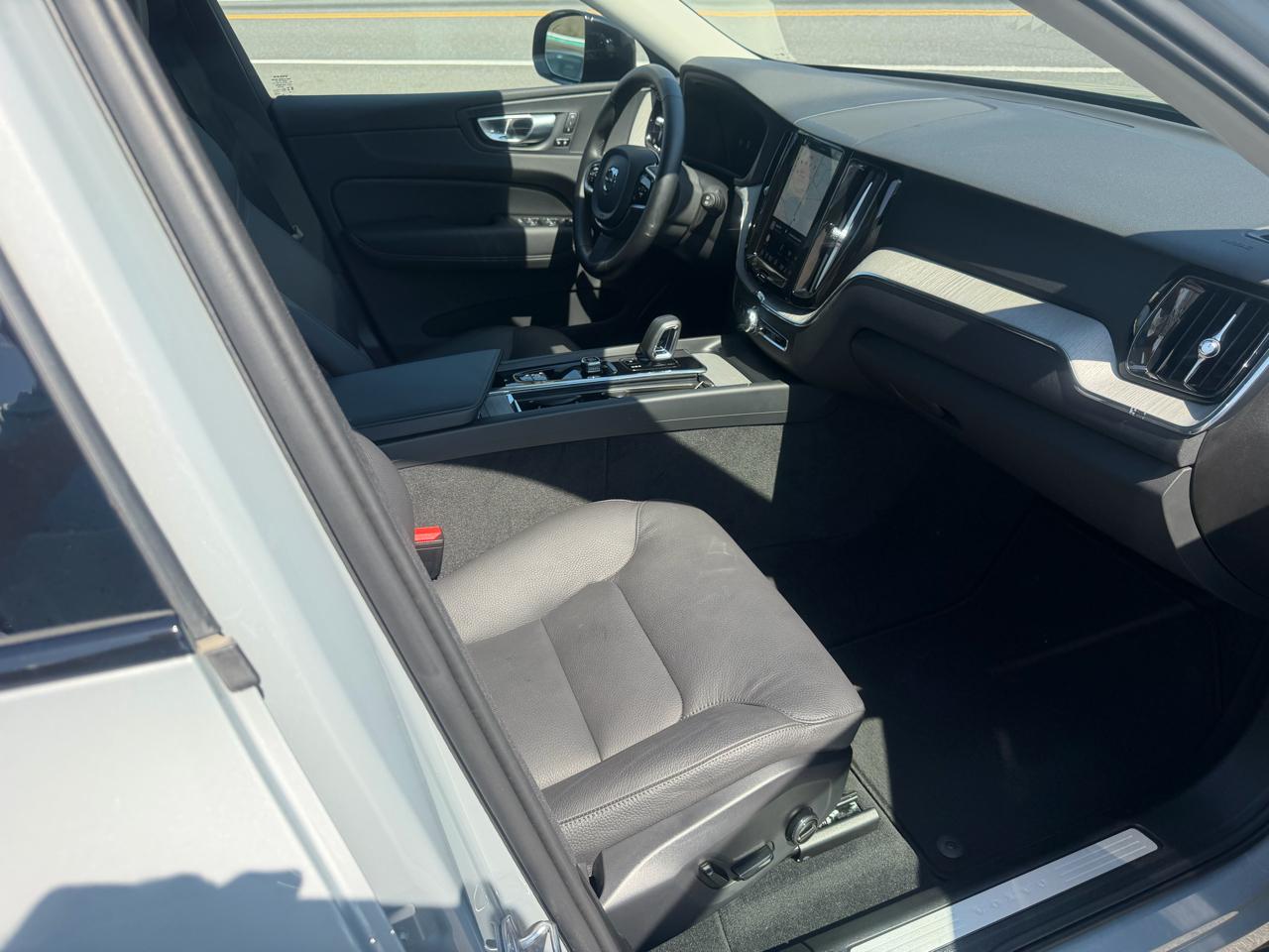 Volvo XC60 B5 Plus Dark AWD 2025