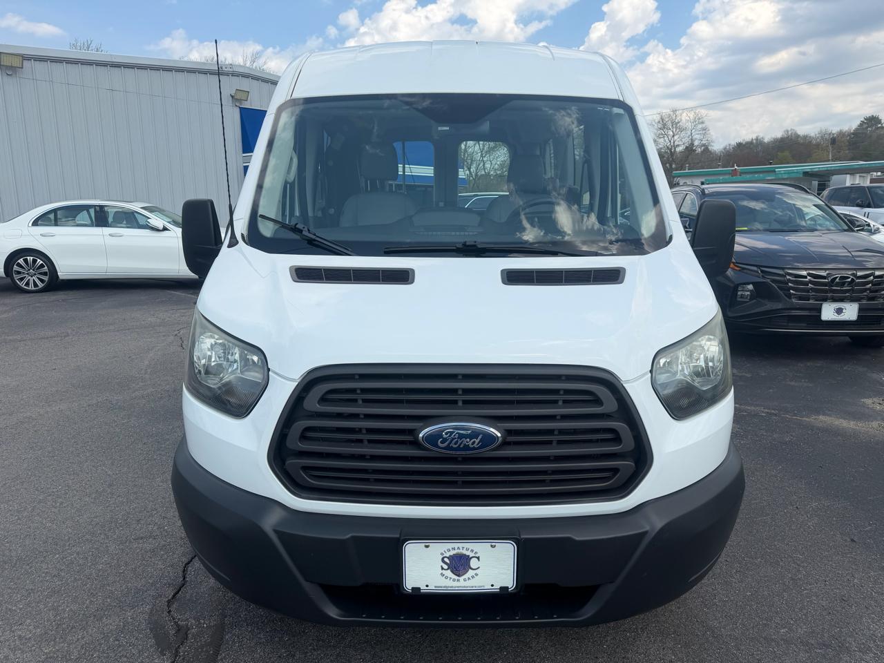 Ford Transit 350 Wagon Med. Roof XL w/Sliding Pass. 148-in. WB 2015