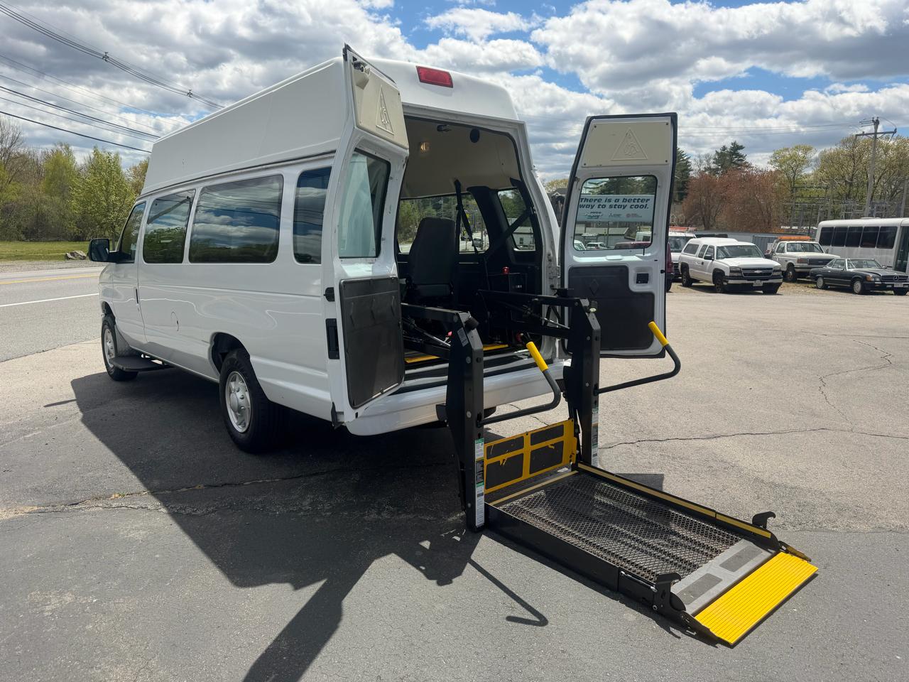 Ford Econoline E-250 Extended 2014