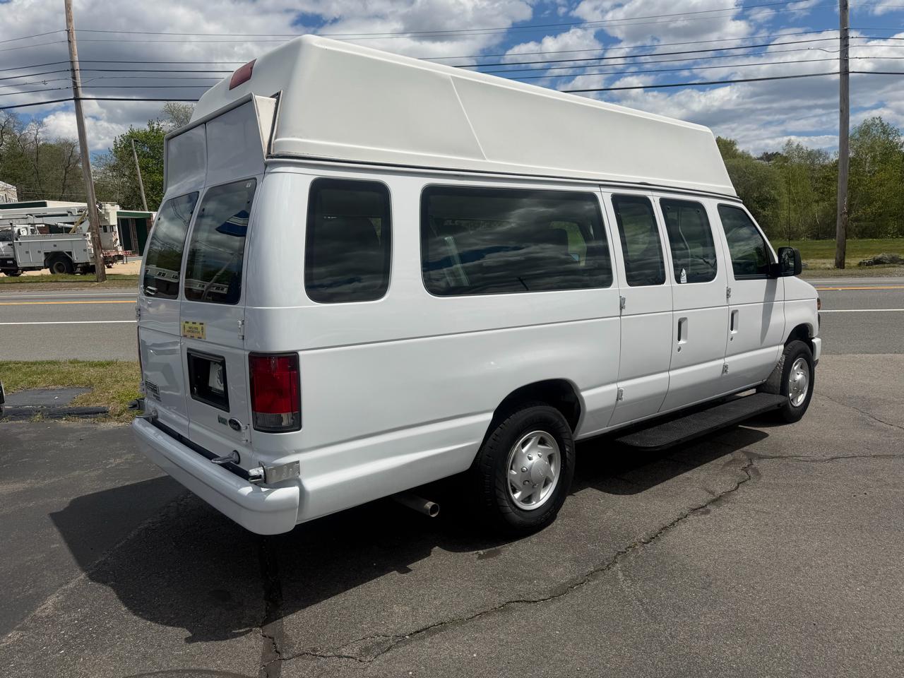 Ford Econoline E-250 Extended 2014