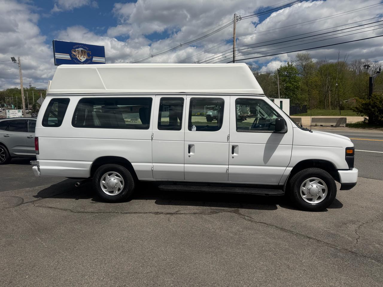 Ford Econoline E-250 Extended 2014