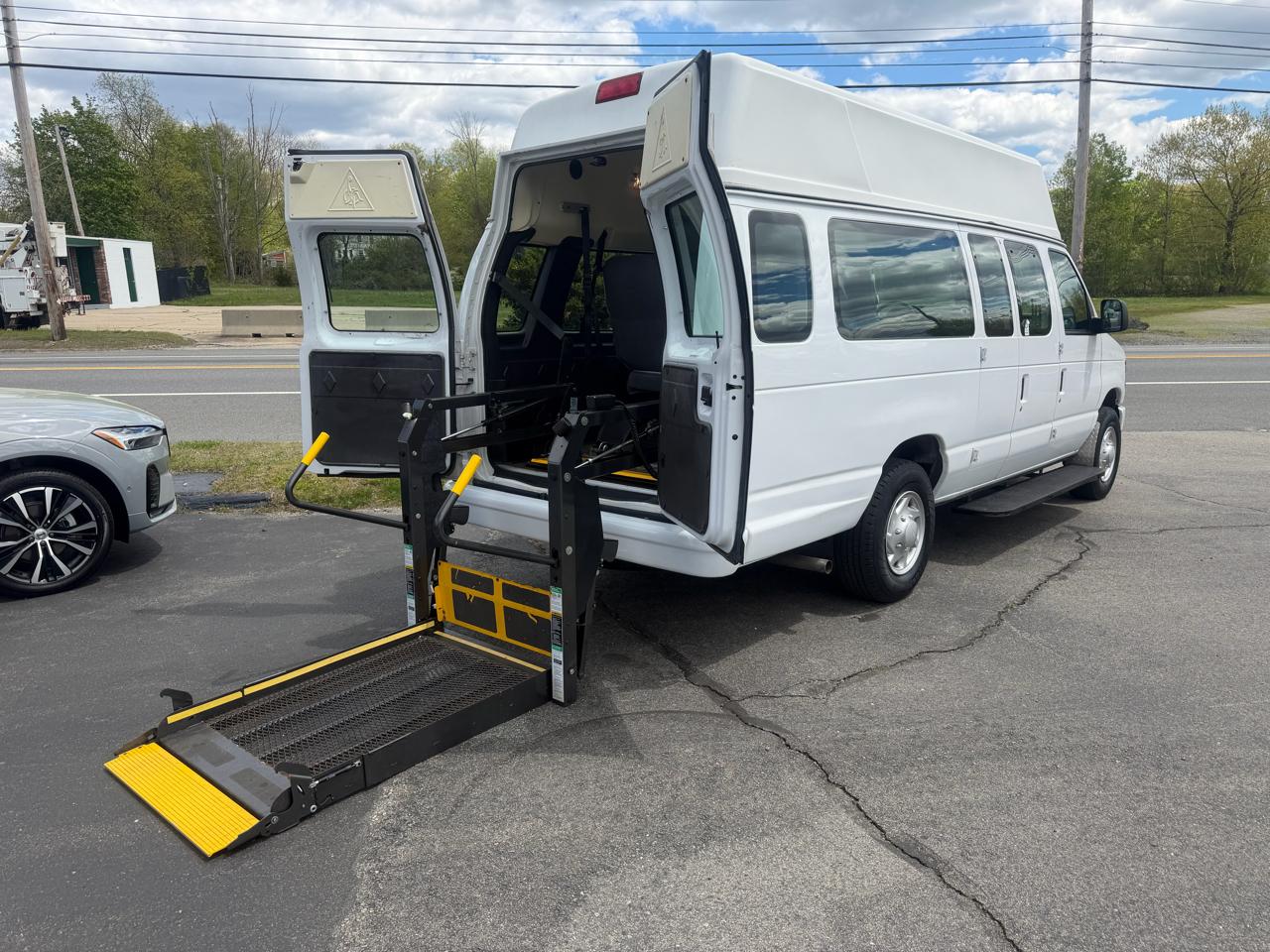 Ford Econoline E-250 Extended 2014