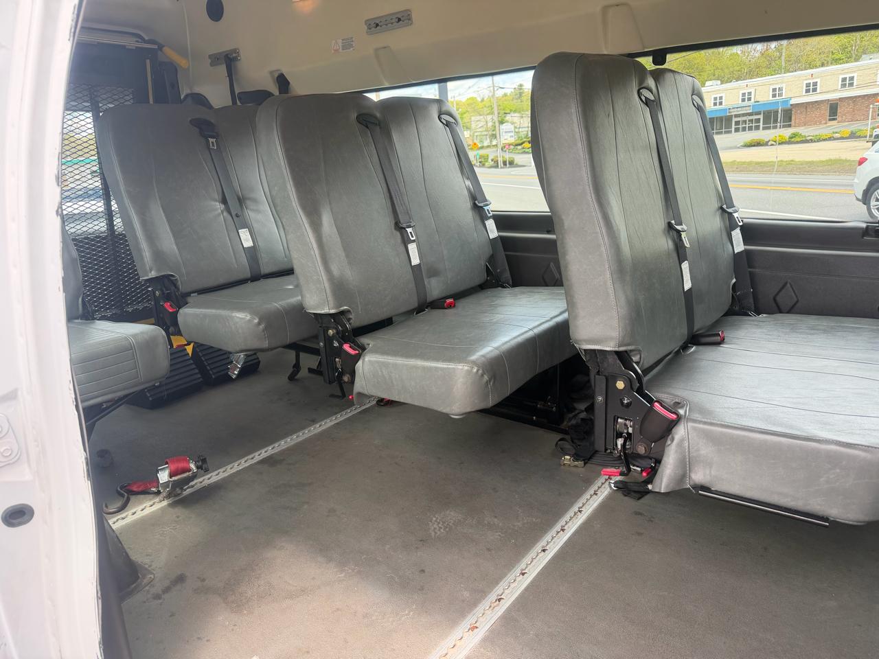 Ford Econoline E-250 Extended 2014