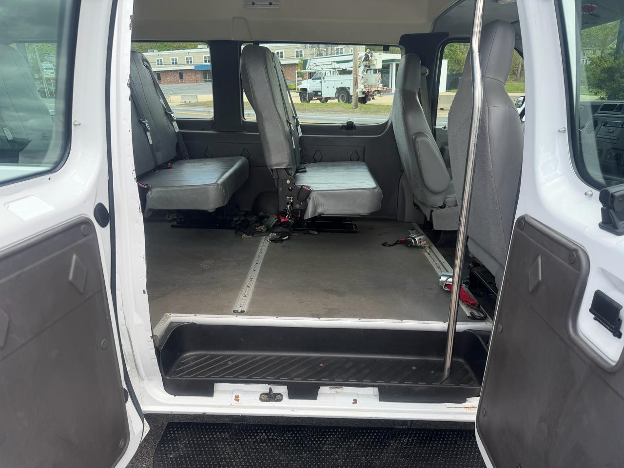 Ford Econoline E-250 Extended 2014