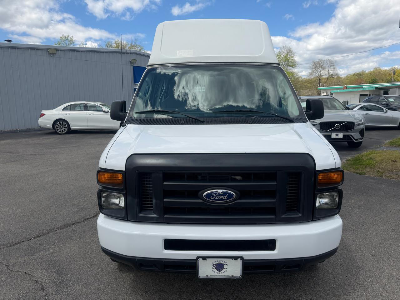 Ford Econoline E-250 Extended 2014