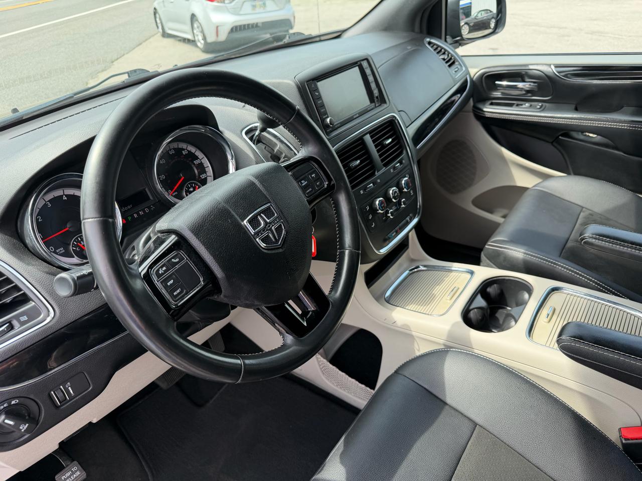 Dodge Grand Caravan SXT 2019