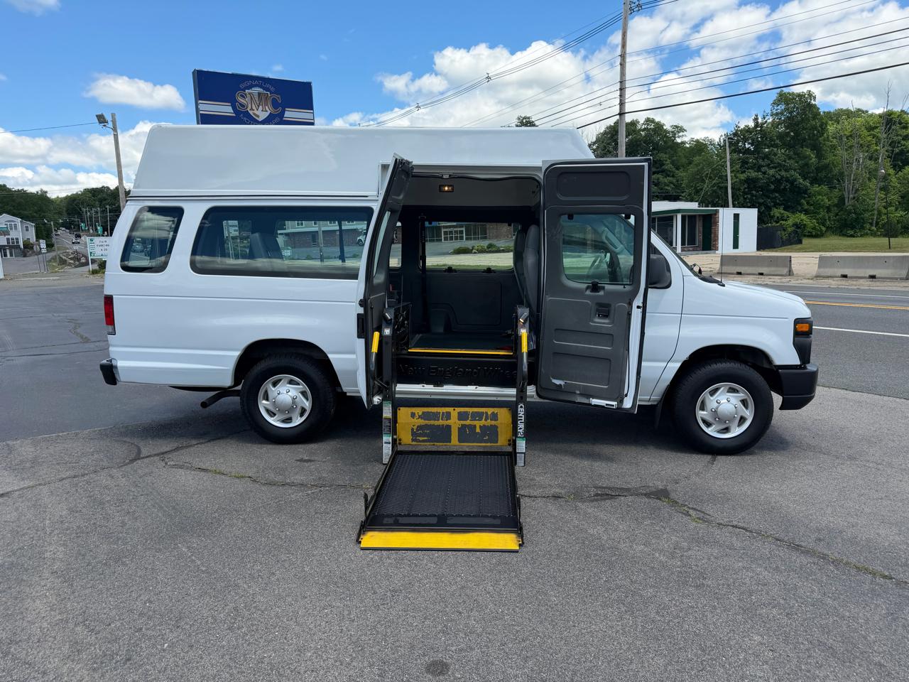 Ford Econoline E-250 Extended 2011