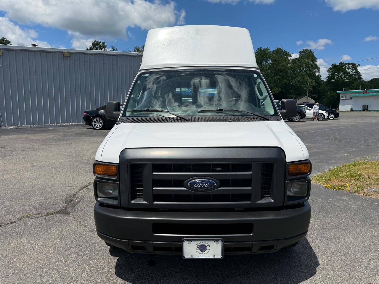 Ford Econoline E-250 Extended 2011