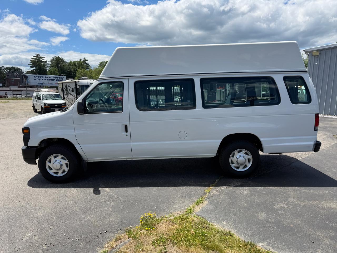 Ford Econoline E-250 Extended 2011