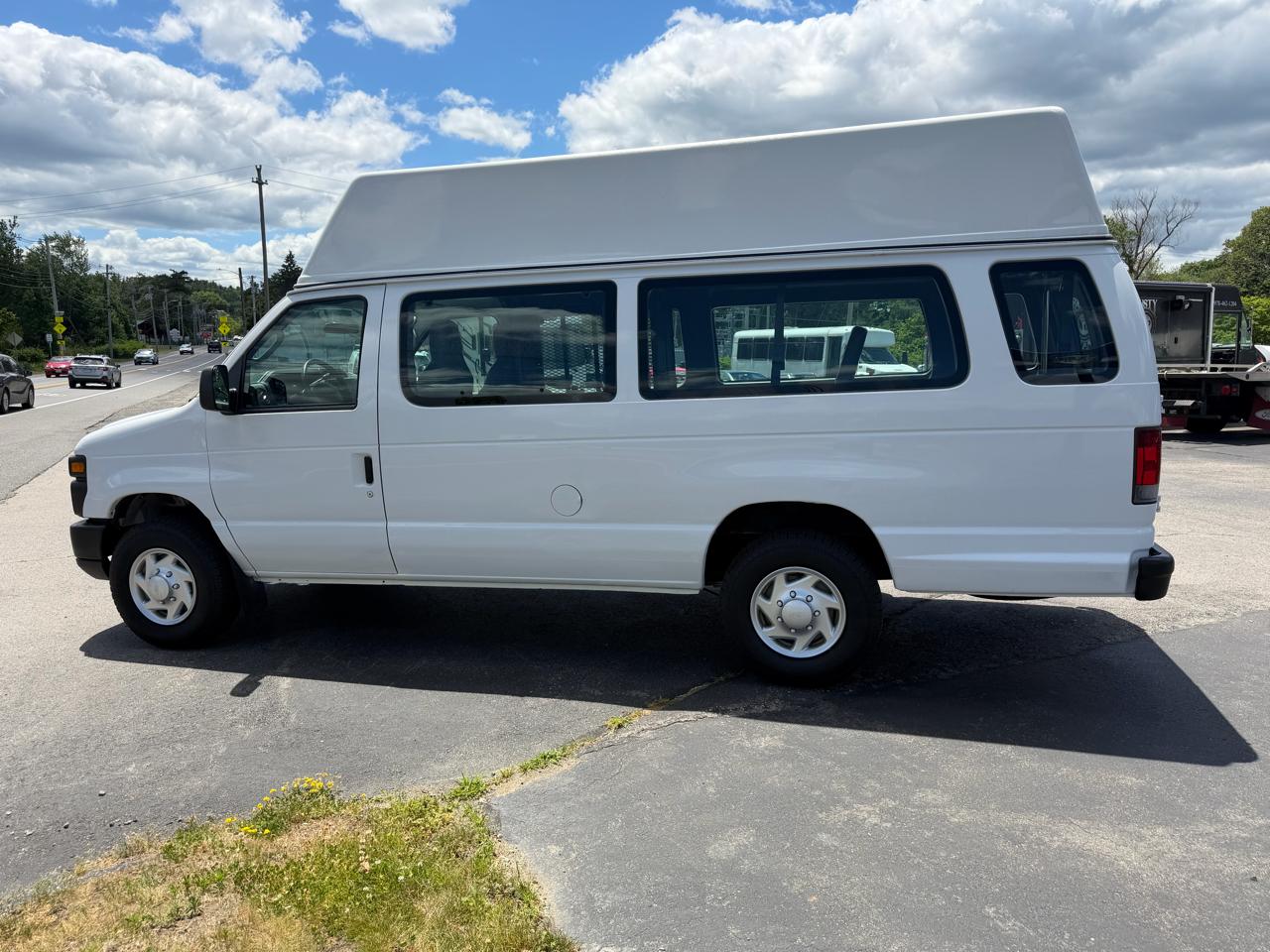 Ford Econoline E-250 Extended 2011