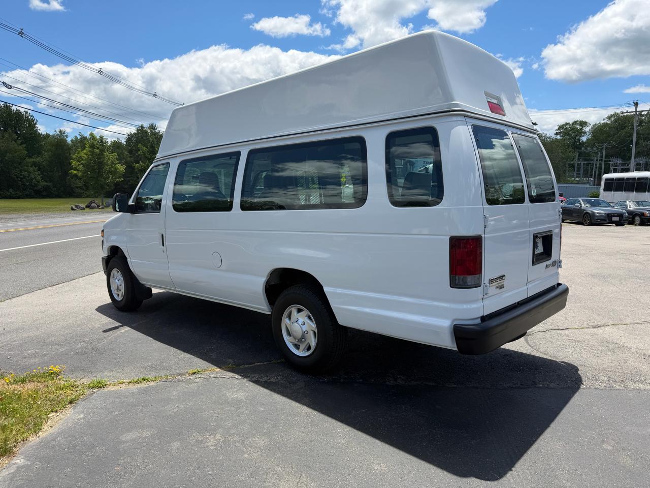 Ford Econoline E-250 Extended 2011