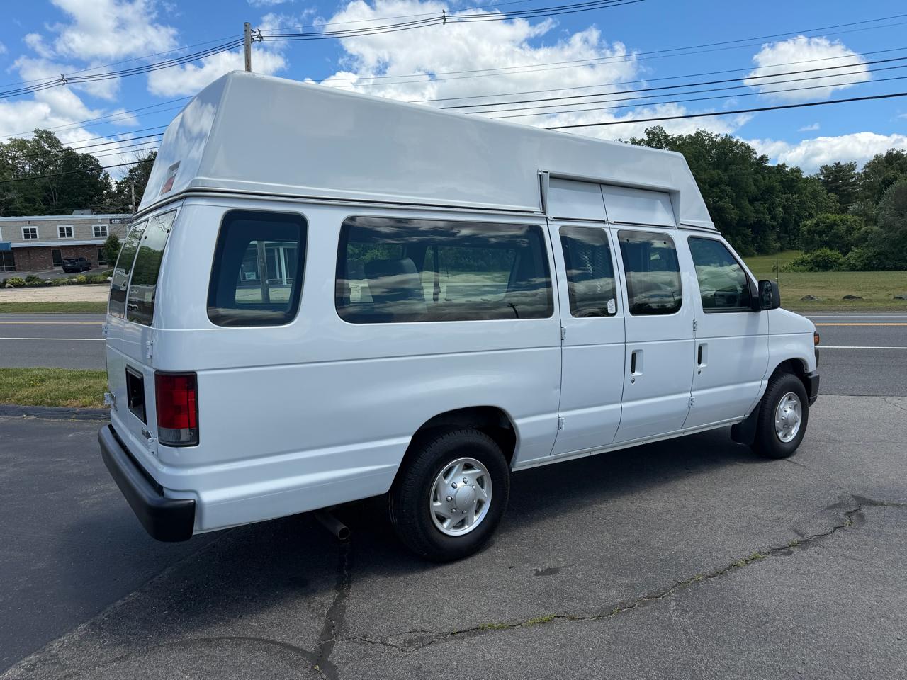 Ford Econoline E-250 Extended 2011