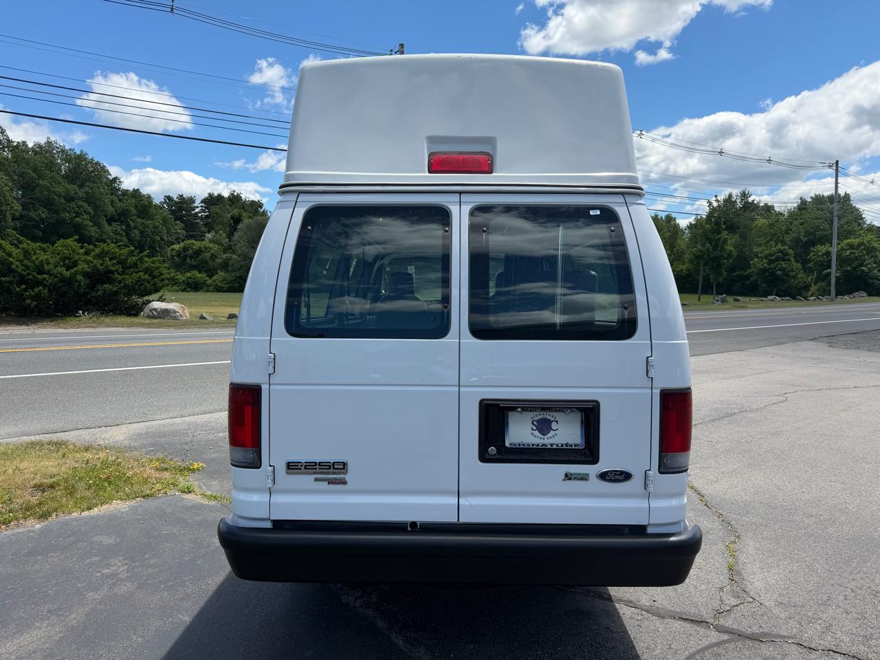 Ford Econoline E-250 Extended 2011