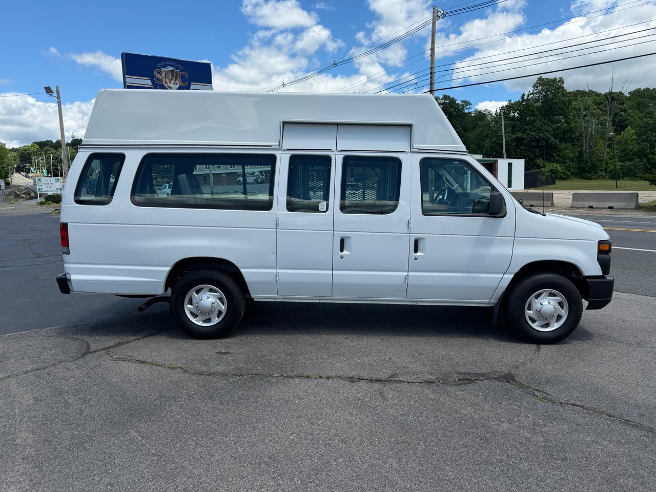 Ford Econoline E-250 Extended 2011