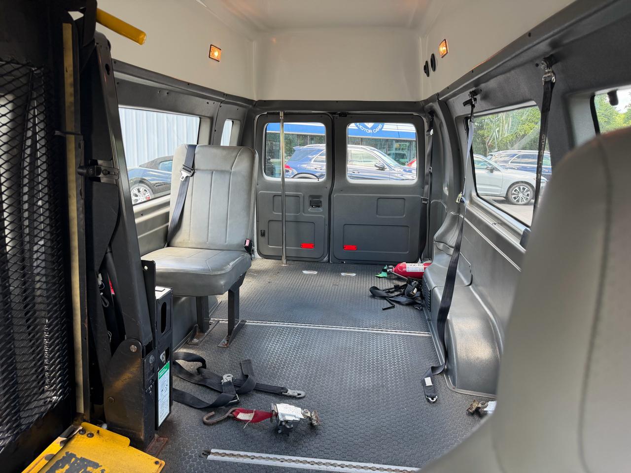 Ford Econoline E-250 Extended 2011
