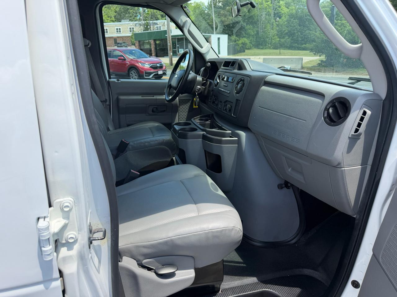 Ford Econoline E-250 Extended 2011