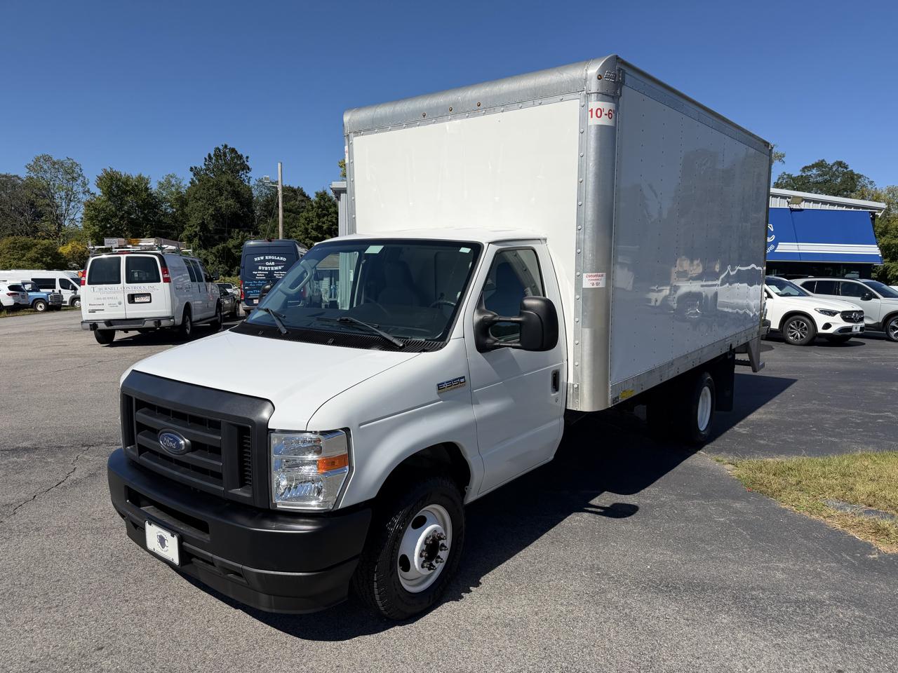 Ford Econoline E-350 Super Duty 2021