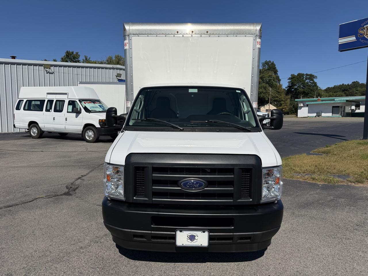 Ford Econoline E-350 Super Duty 2021
