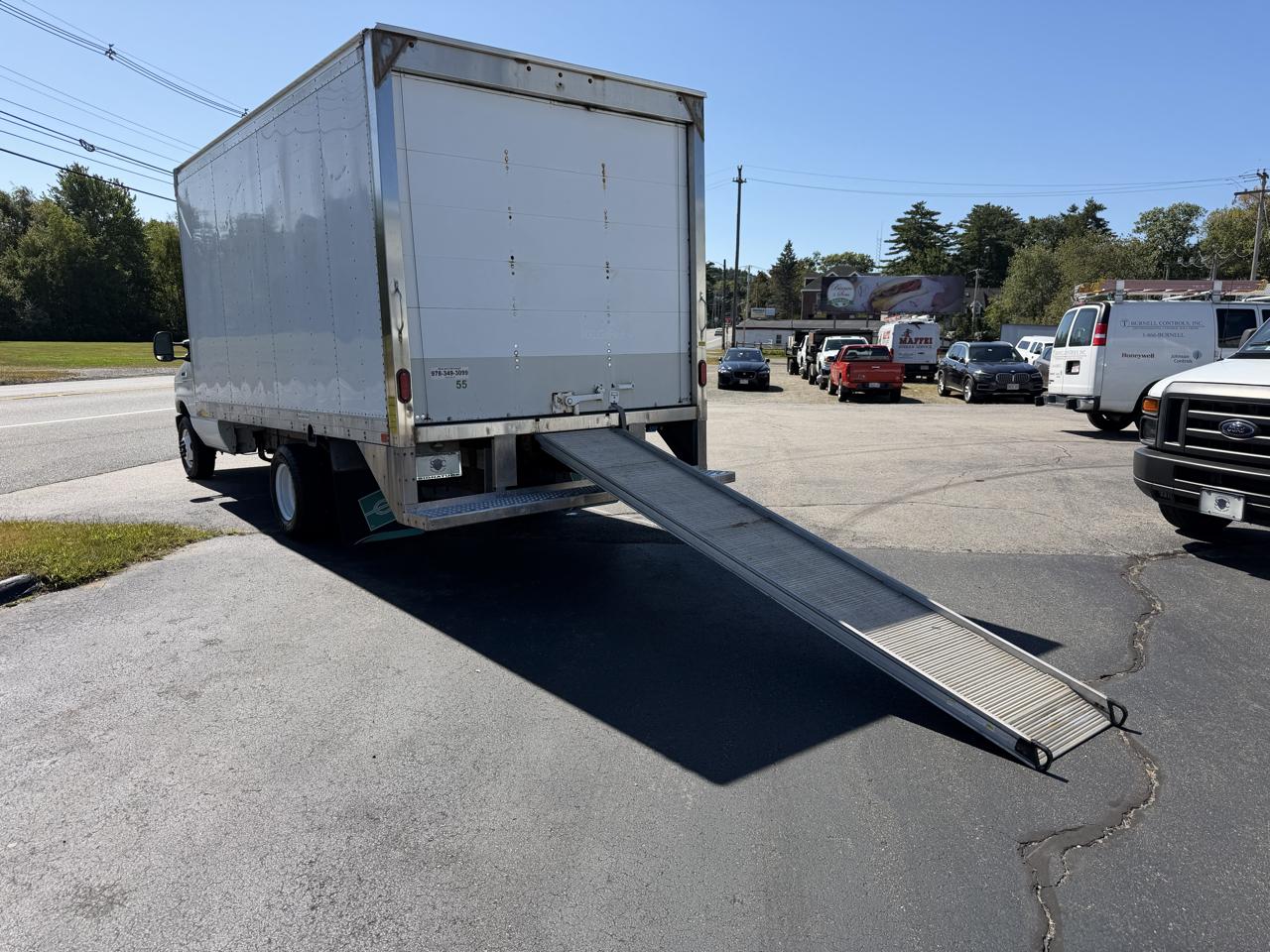 Ford Econoline E-350 Super Duty 2021