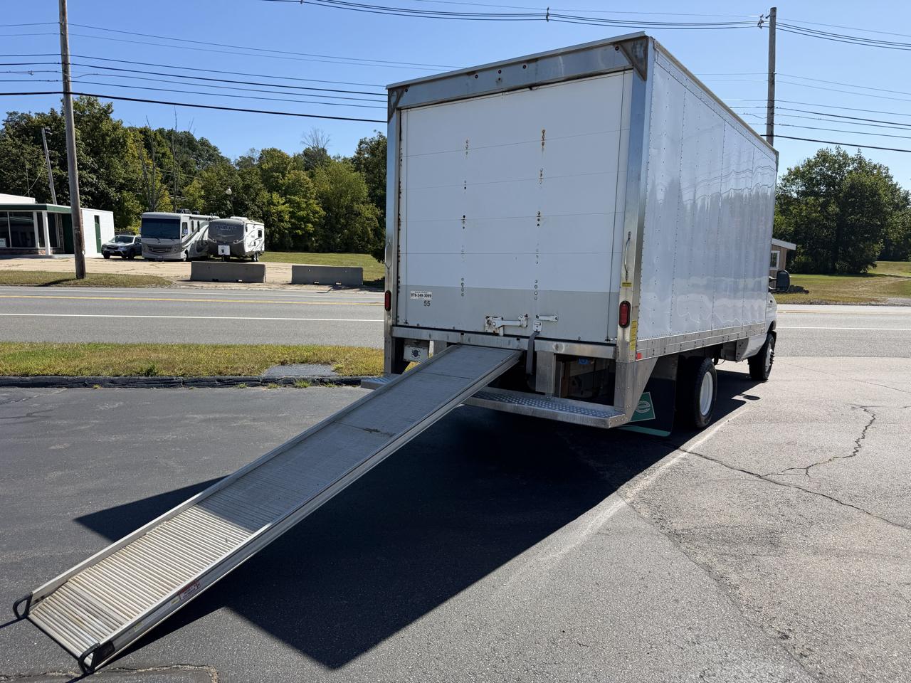 Ford Econoline E-350 Super Duty 2021