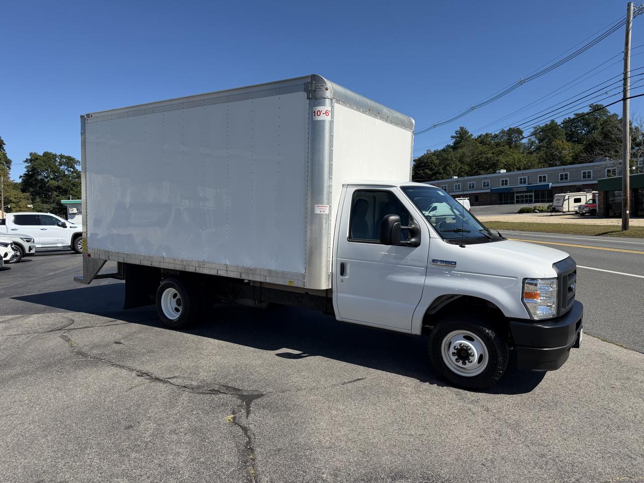 Ford Econoline E-350 Super Duty 2021
