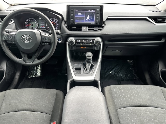 2022 Toyota RAV4 XLE photo 2