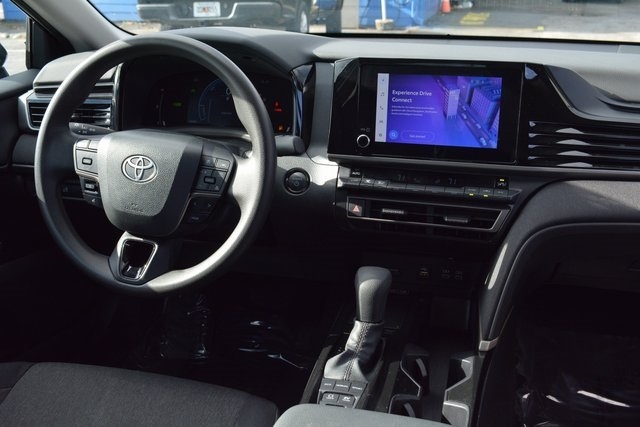 Toyota Camry XLE (Natl) 2025