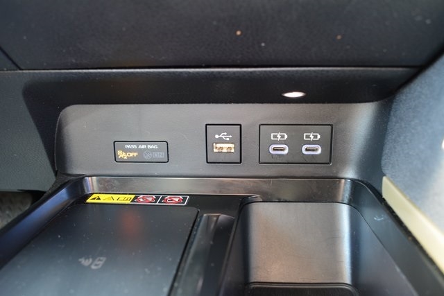 Toyota Camry XLE (Natl) 2025