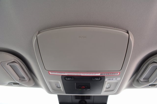 Toyota Camry XLE (Natl) 2025