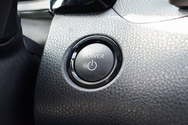 Toyota Camry XLE (Natl) 2025