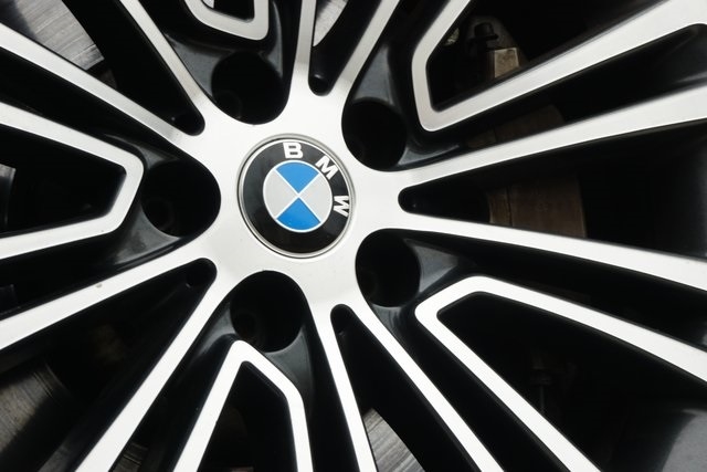 2018 Bmw 530i Sedan photo 3