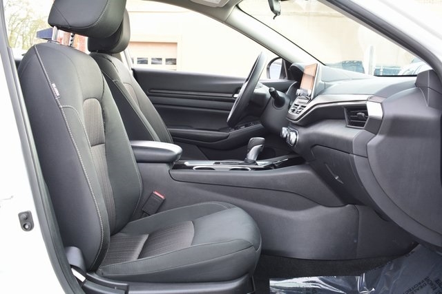 Nissan Altima 2.5 SV Sedan 2024