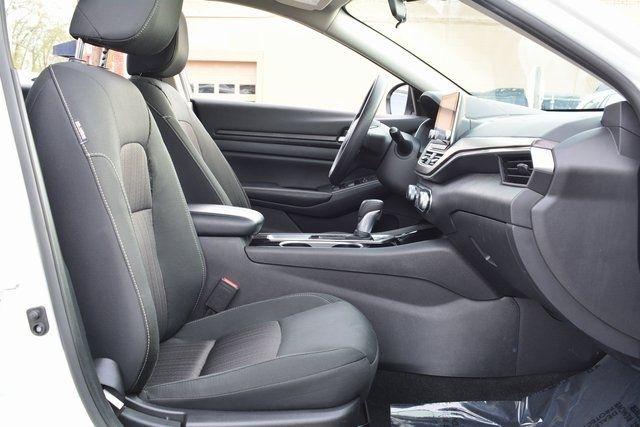 Nissan Altima 2.5 SV Sedan 2024