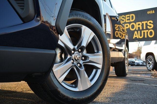 Toyota RAV4 XLE FWD (Natl) 2025