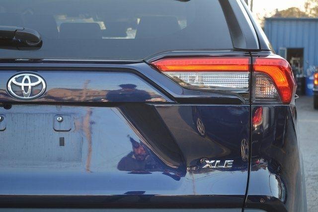 Toyota RAV4 XLE FWD (Natl) 2025