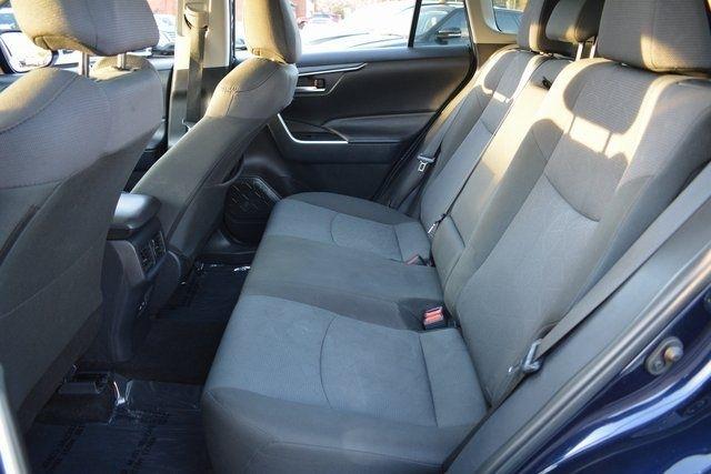 Toyota RAV4 XLE FWD (Natl) 2025