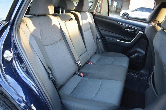 Toyota RAV4 XLE FWD (Natl) 2025