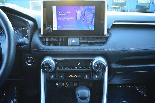 Toyota RAV4 XLE FWD (Natl) 2025