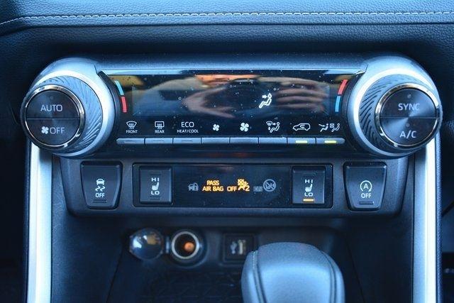 Toyota RAV4 XLE FWD (Natl) 2025