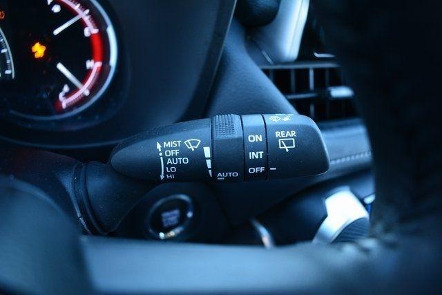 Toyota RAV4 XLE FWD (Natl) 2025