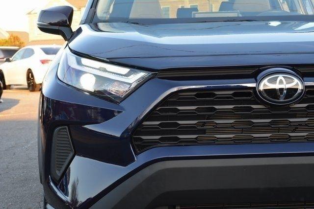 Toyota RAV4 XLE FWD (Natl) 2025