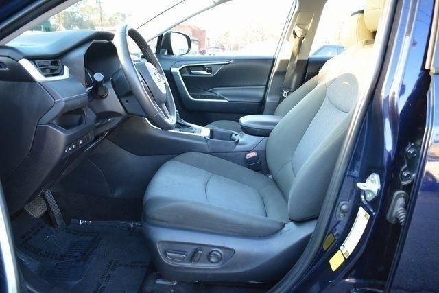 Toyota RAV4 XLE FWD (Natl) 2025